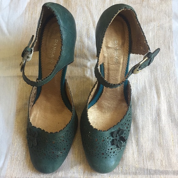 Da Milano Mary Janes w/ beautiful details - Picture 4 of 6